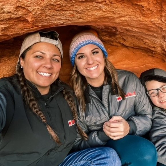 Meet your Posher, Tiffany - Picture 4 of 7